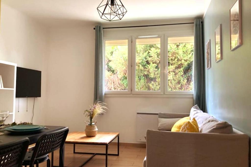 Sous Le Soleil - Appartement Calme Et Proche Du Centre Ville モンペリエ エクステリア 写真